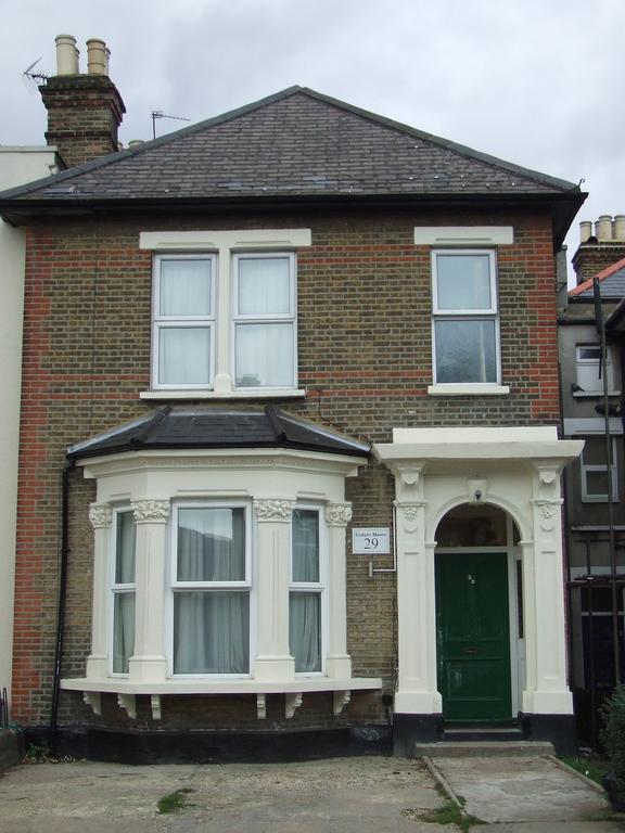 Cedars House Hotel Croydon Dış mekan fotoğraf